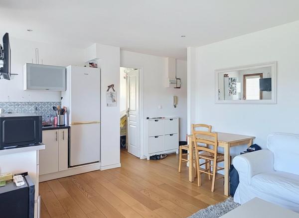Petit appart', grands projets... et locataire déjà installé !