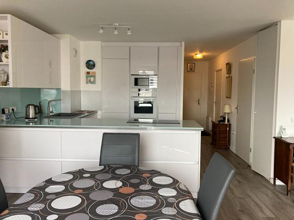 LE HAVRE QUARTIER Place Saint-Nicolas APPART. GRAND F2 67 M2 ASC. DERNIER ETAGE parking