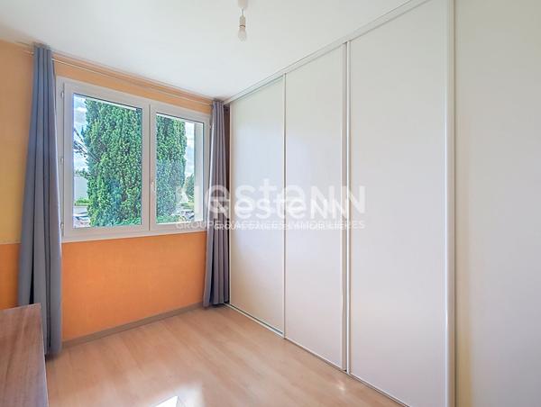 A Vendre : grand pavillon familial 5 chambres sur terrain de 700 m² - Vernouillet (28) - école et collège à pieds en moins de 5 minutes