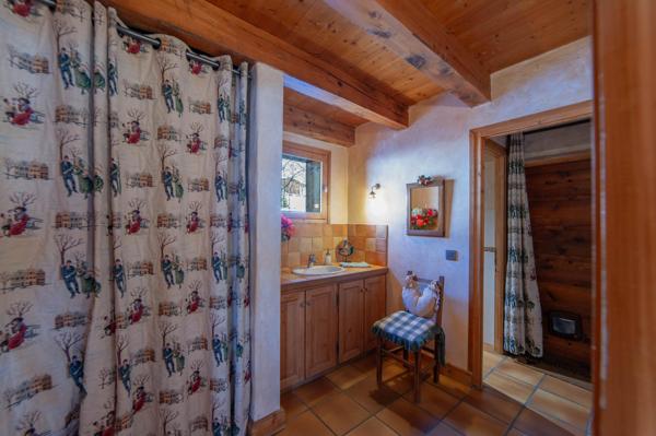 Chalet 9 pièces 180 m² ( 290 m² utiles )