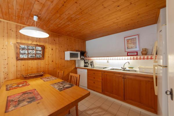 Chalet 9 pièces 180 m² ( 290 m² utiles )