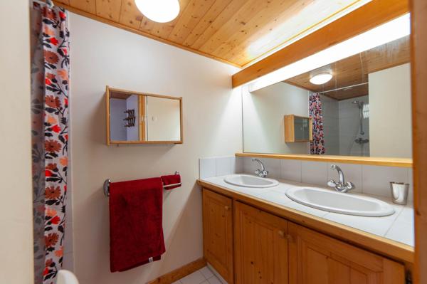 Chalet 9 pièces 180 m² ( 290 m² utiles )