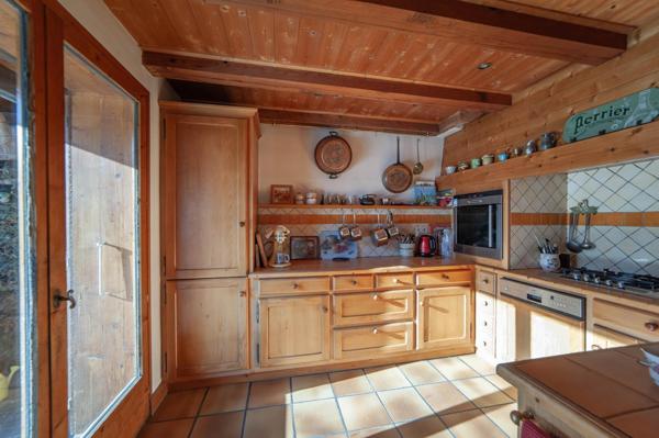 Chalet 9 pièces 180 m² ( 290 m² utiles )