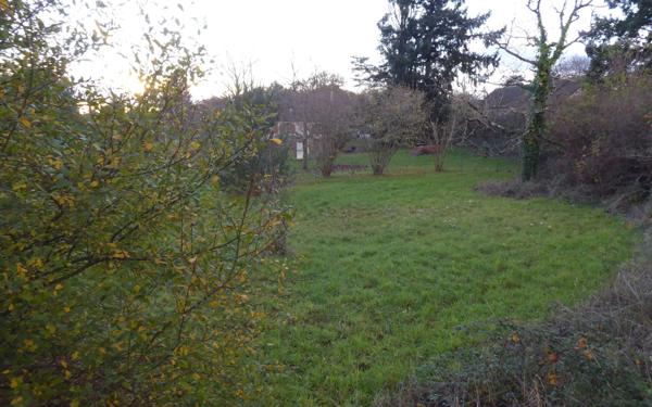 Terrain à vendre    Dhuizon