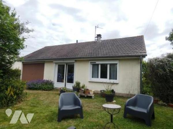 PROXIMITE IMMEDIATE DE L'AIGLE. A SAINT SULPICE SUR RISLE. Pavillon construit en 1973,