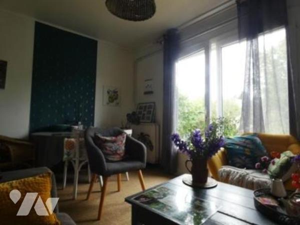 PROXIMITE IMMEDIATE DE L'AIGLE. A SAINT SULPICE SUR RISLE. Pavillon construit en 1973,