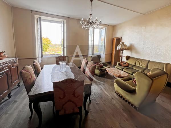 IMMEUBLE EN PIERRES au coeur d'une bastide