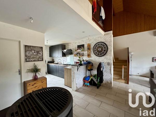 Maison 4 pièces de 94 m² à Dampierre-en-Burly (45570)