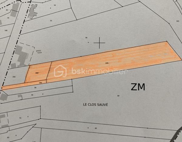 Terrain de 10 137 m²