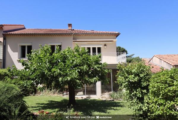 Maison Villeneuve Les Avignon 8 pièce(s) 100 m2
