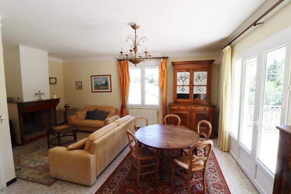 Maison Villeneuve Les Avignon 8 pièce(s) 100 m2