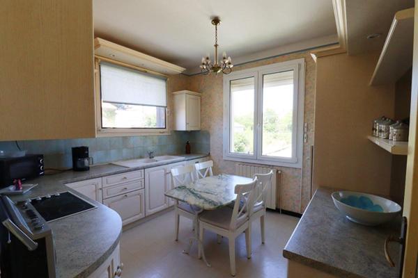 Maison Villeneuve Les Avignon 8 pièce(s) 100 m2