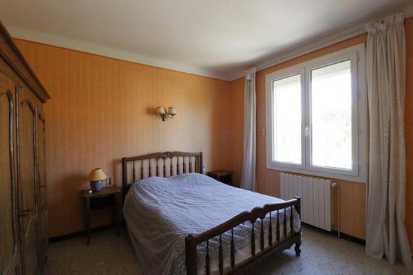 Maison Villeneuve Les Avignon 8 pièce(s) 100 m2