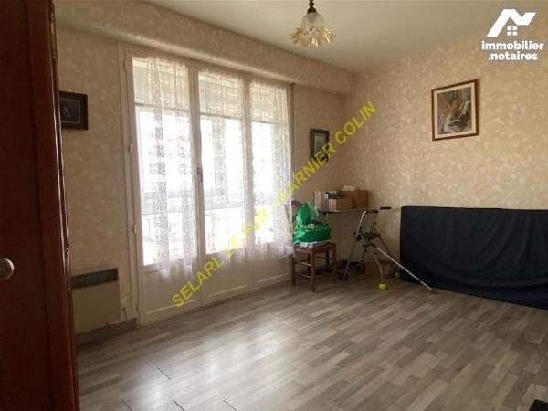 Ensemble maison, appartement et local commerce