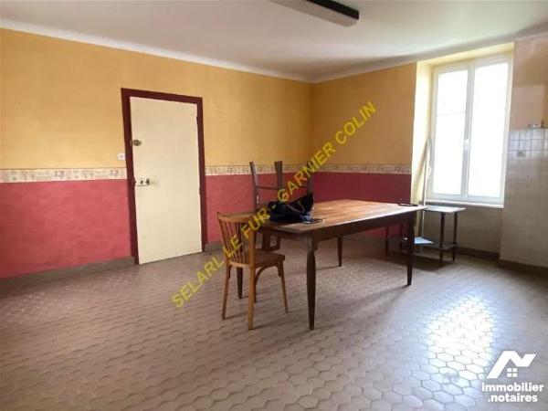 Ensemble maison, appartement et local commerce
