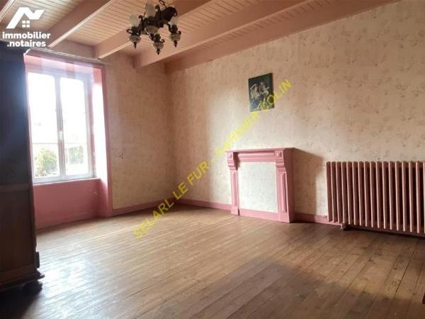 Ensemble maison, appartement et local commerce