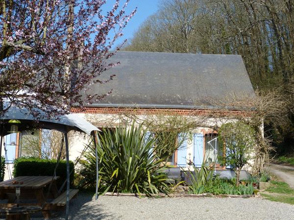 CRAON - ancien moulin, deux autres maisons , 4 ha de pré et bois. , Craon CRAON - ancien moulin, deux autres maisons , 4 ha de pré et bois. , Craon