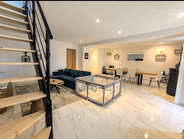 Crézancy (02650) Maison de village 7 pièces