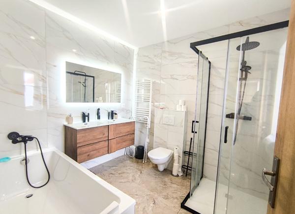 Crézancy (02650) Maison de village 7 pièces