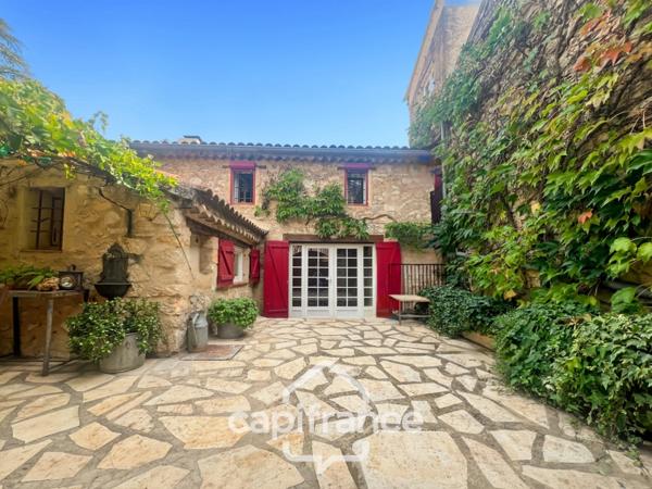 MERINDOL MAISON DE CHARME, cour extérieure et roof top,2 chambres, 1 pièce, 1 bureau, 1 cave, au cœur du village A DECOUVRIR !