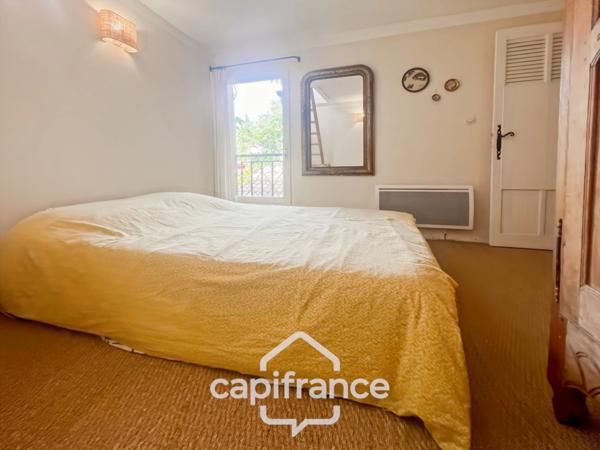 MERINDOL MAISON DE CHARME, cour extérieure et roof top,2 chambres, 1 pièce, 1 bureau, 1 cave, au cœur du village A DECOUVRIR !