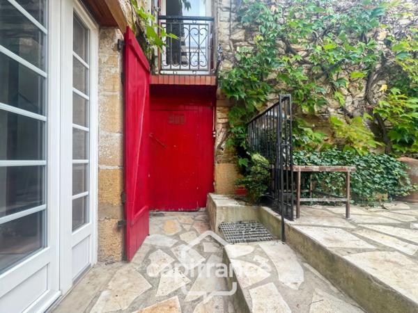 MERINDOL MAISON DE CHARME, cour extérieure et roof top,2 chambres, 1 pièce, 1 bureau, 1 cave, au cœur du village A DECOUVRIR !