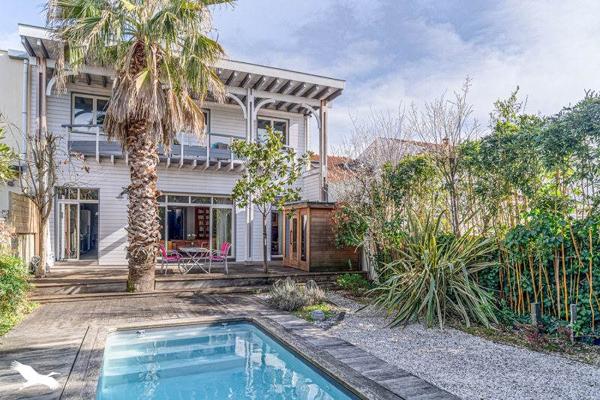 Maison à vendre |                                       Bordeaux |                                        7 pièces  |  190 m²