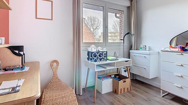 Tourcoing bordure de mouvaux, maison des années 60 avec 3 chs, jardin, garage et place de parking privative!