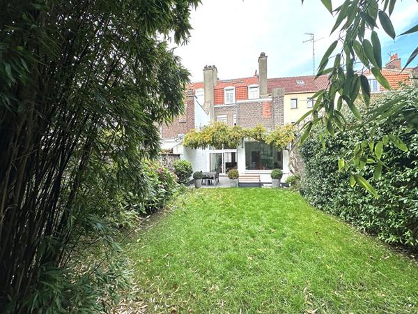 Lille Saint Maurice , très belle Maison bourgeoise de 207 m², 6 chambres, SDB, SDD, jardin sud Lille Lille Saint Maurice , très belle Maison bourgeoise de 207 m², 6 chambres, SDB, SDD, jardin sud Lille