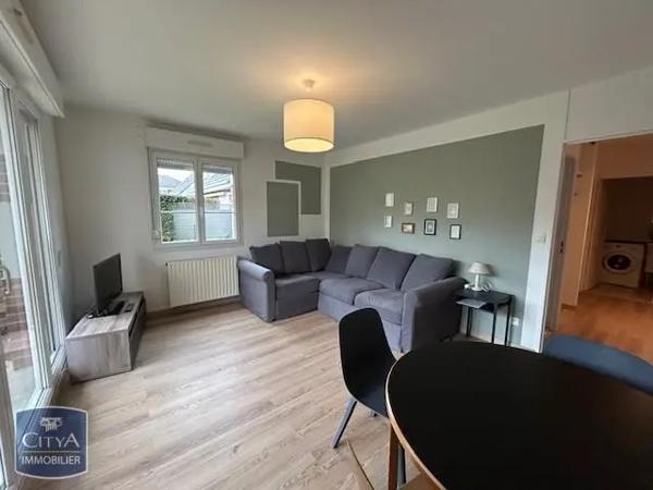 Appartement à louer 2 pièces 47.47m² Lambres-lez-Douai (59552)