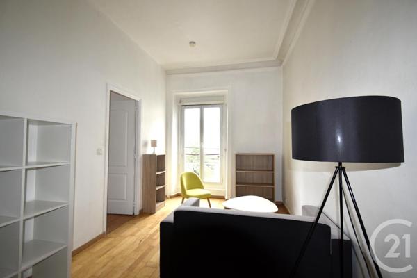 Immeuble à vendre  103 m2 LAVAL - 53