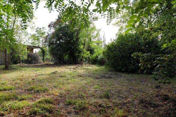 Très beau terrain plat à viabiliser 541m2