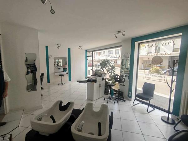 Fonds de commerce – Salon de coiffure – Emplacement n°1 – Saint-Nazaire
