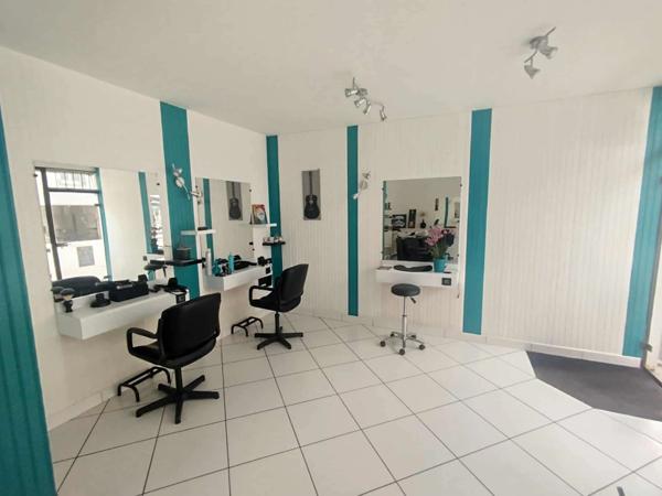 Fonds de commerce – Salon de coiffure – Emplacement n°1 – Saint-Nazaire