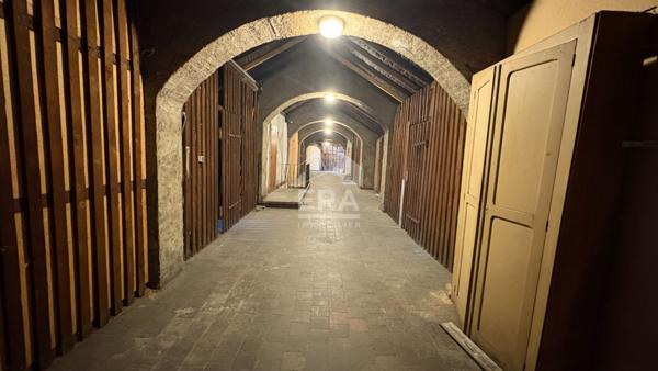 Appartement Dole place GREVY, 7 pièce(s) 183m2 avec ascenseur, greniers, cave , parking