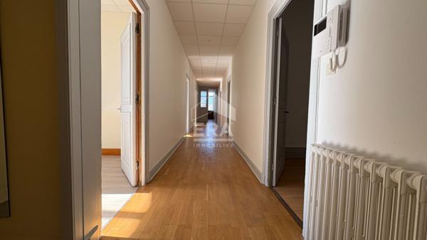 Appartement Dole place GREVY, 7 pièce(s) 183m2 avec ascenseur, greniers, cave , parking