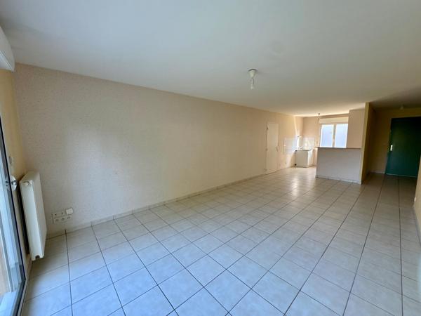 Laval - Pavillon de plain-pied intégral 2 chambres avec jardin