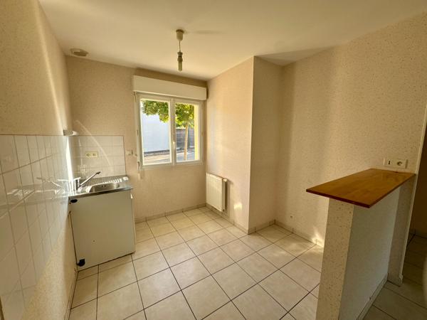 Laval - Pavillon de plain-pied intégral 2 chambres avec jardin