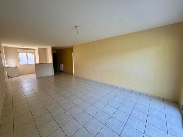 Laval - Pavillon de plain-pied intégral 2 chambres avec jardin