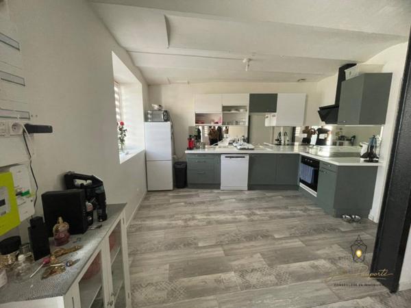 Immeuble à vendre 50 pièces de 1 454 m²