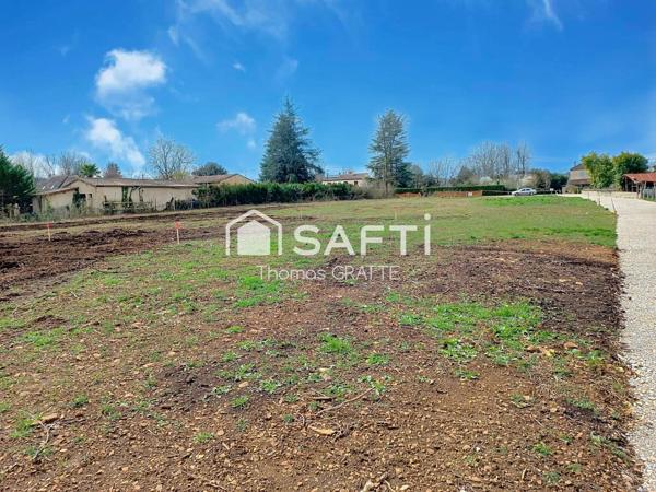 A Carsac-Aillac (24200), terrain de 2785 m² viabilisé