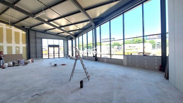 Local neuf 280 m²