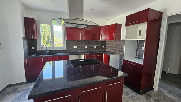 Vente Maison 5 pièces 178 m2 à Le Cannet-des-Maures