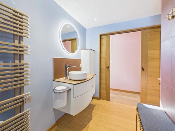 Maison contemporaine à haute performance énergétique