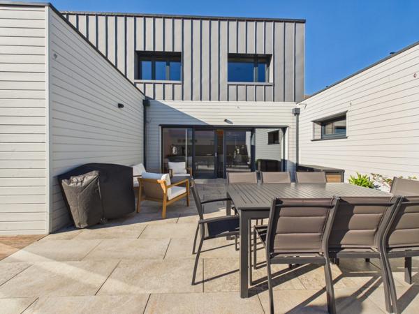 Maison contemporaine à haute performance énergétique