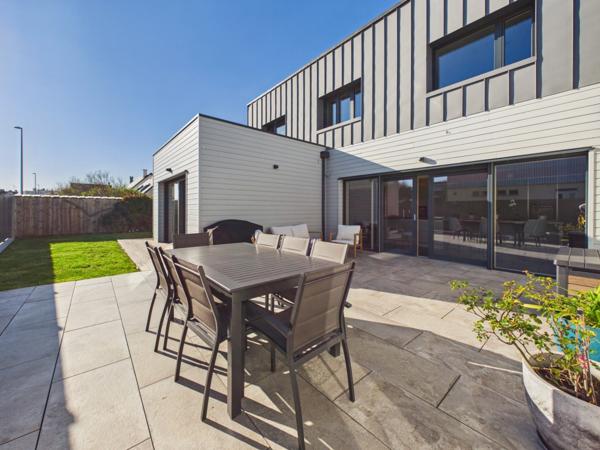 Maison contemporaine à haute performance énergétique