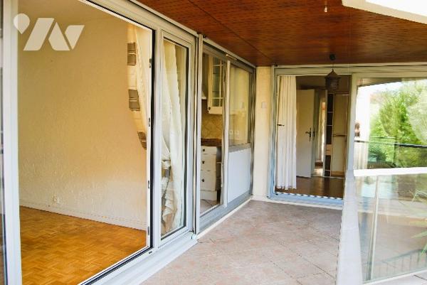 RUEIL-MALMAISON Centre-ville, 2 pièces 54m2, 1er étage surélevé, balcon élargi, cave, parking, DPE C