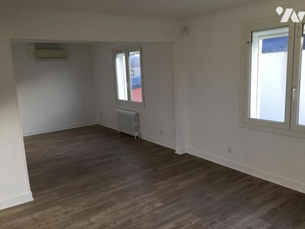 SABLE SUR SARTHE MAISON DE VILLE 4ch garage jardin Réf CC2166