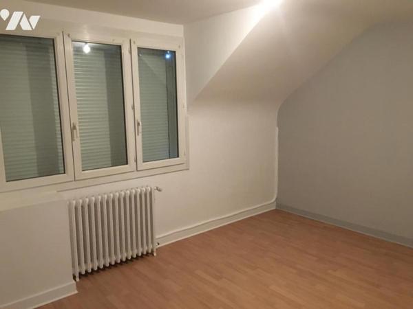 SABLE SUR SARTHE MAISON DE VILLE 4ch garage jardin Réf CC2166