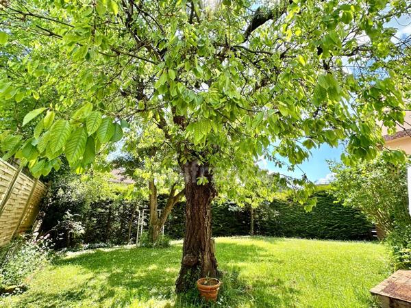 Dpt Yvelines (78), à vendre SAINT GERMAIN EN LAYE maison P8 de 210 m² à 5 mn du Lycée International